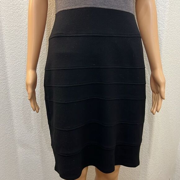 Maggy London Dress Sz 4 v Neck Cap Sleeve Black Gray Burgundy Silver Zipper - Picture 5 of 9